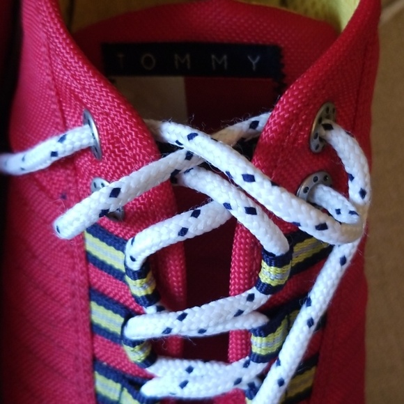 Tommy Hilfiger Retro Vintage Platform Lace Up Sneakers Red Size 8 - Picture 4 of 5
